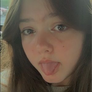 Meet your Posher, Adrianna